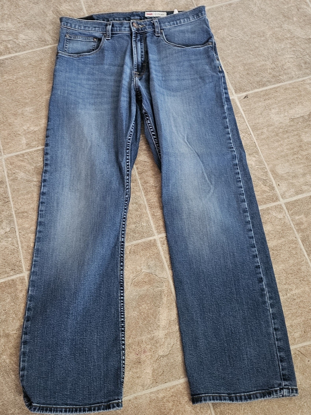 Mens Wrangler 32x30 relaxed boot jeans